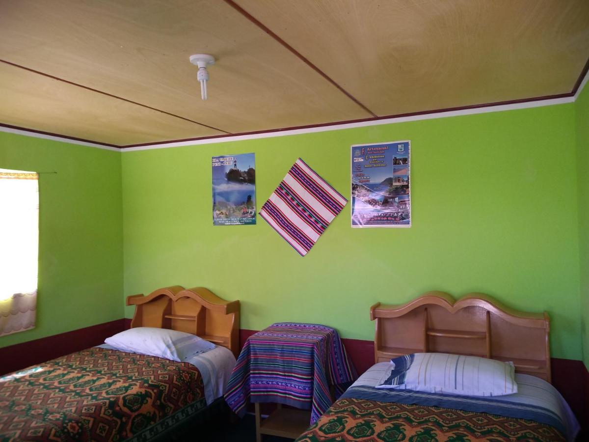 Hotel Taquile Familia Celso Huillanopampa Exteriér fotografie