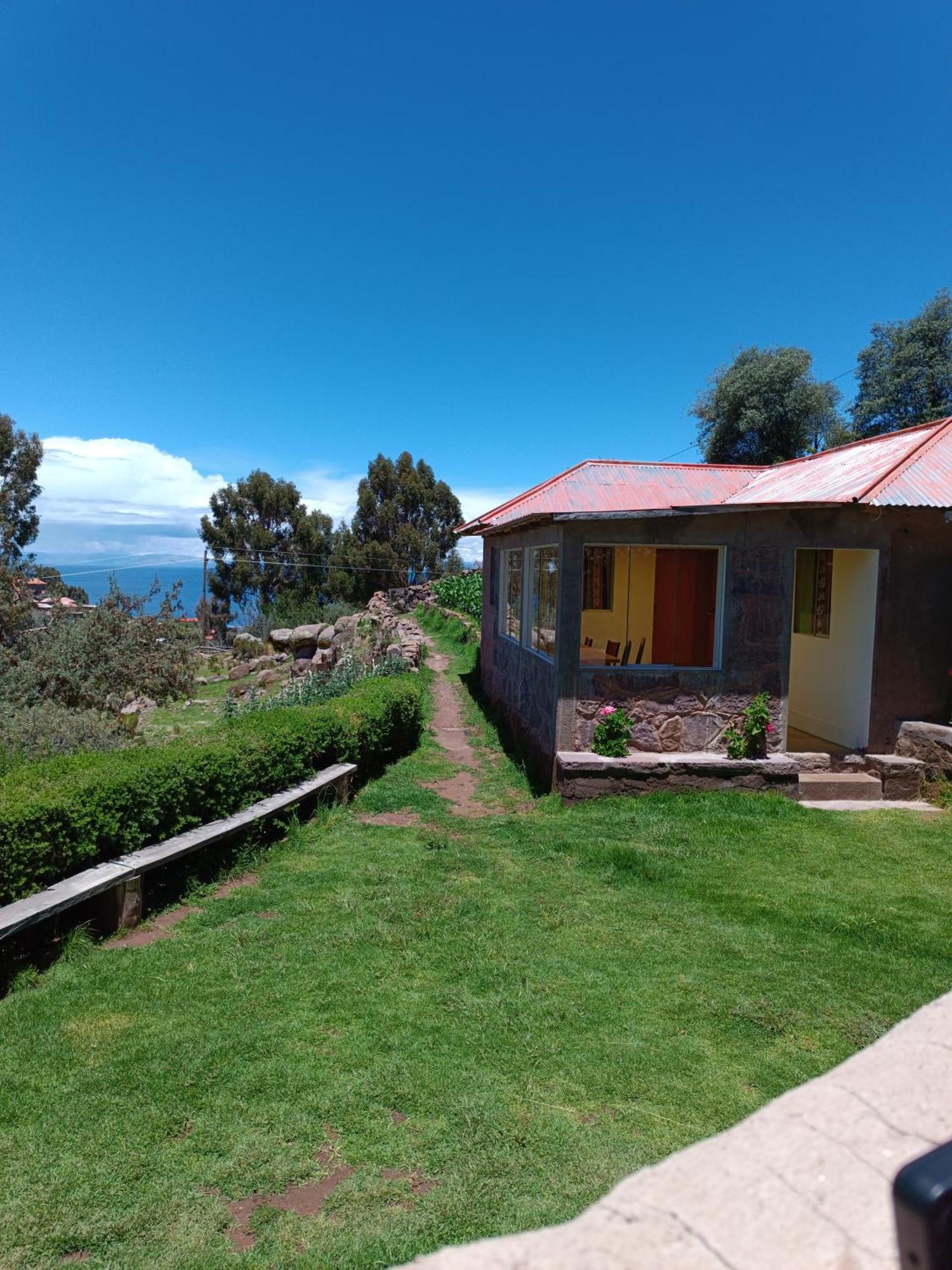 Hotel Taquile Familia Celso Huillanopampa Exteriér fotografie